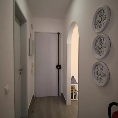 T1 Da Rocha/ Pátio Da Rocha